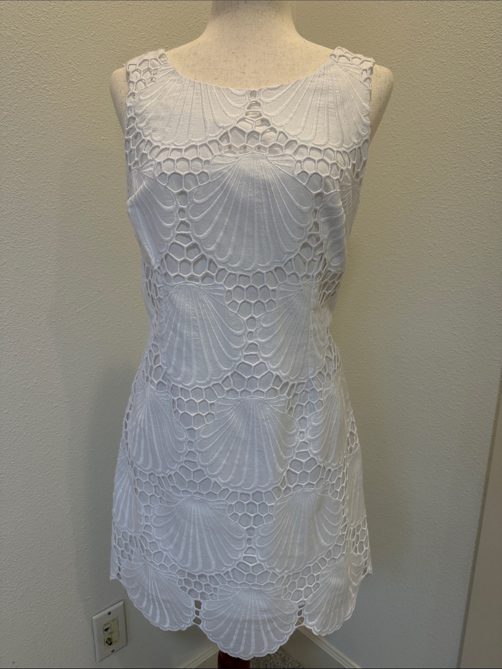 NWT Lilly Pulitzer Sleeveless White Crochet Shell-Pattern Dress